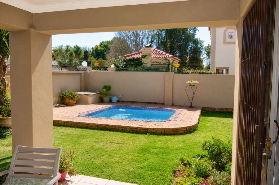 3 Bedroom Property for Sale in Flamwood North West